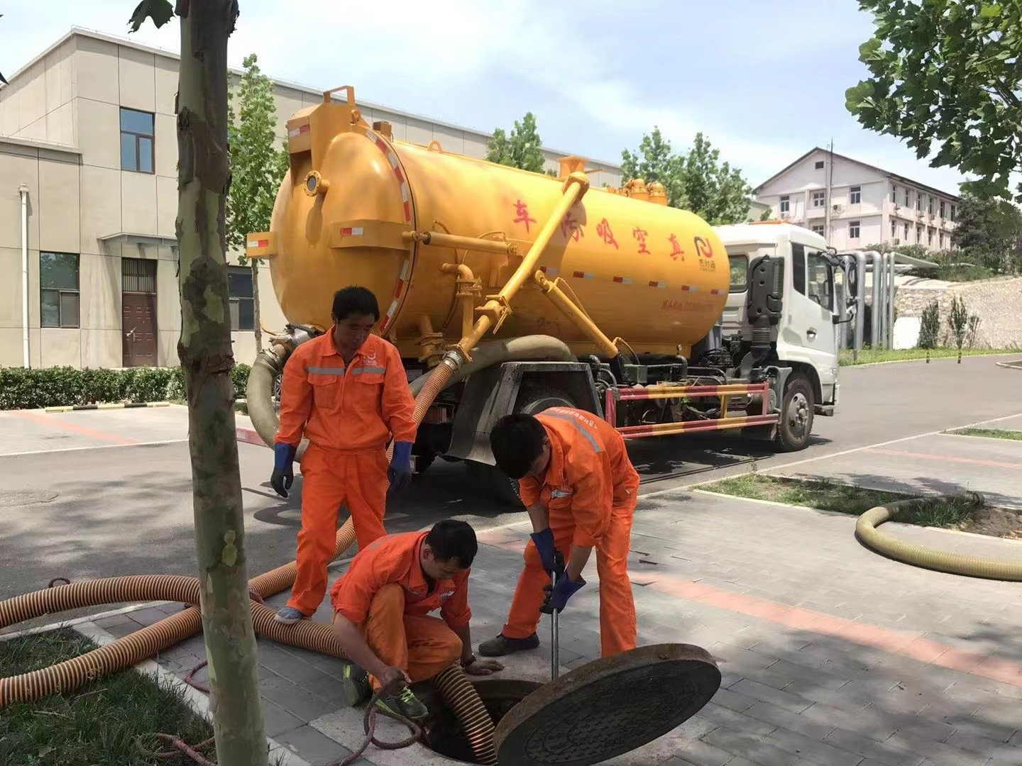 东昌府化粪池清理与5-8吨吸粪车施工效率分析